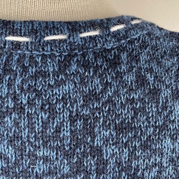 Reference Point Christmas Sleeveless Cardigan Sweater Size M EUC - Picture 9 of 10